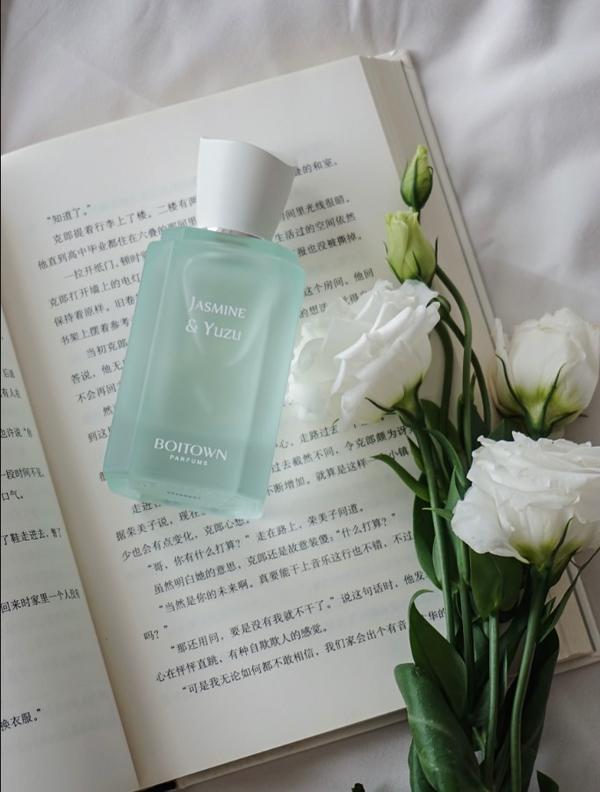 华人调香师创立的香水香氛品牌,寓意破冰而生,给予未来美好与希望
