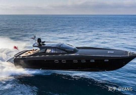 由碳纤维制成的332英尺未来派水翼双体船——" nemesis one"被认为是