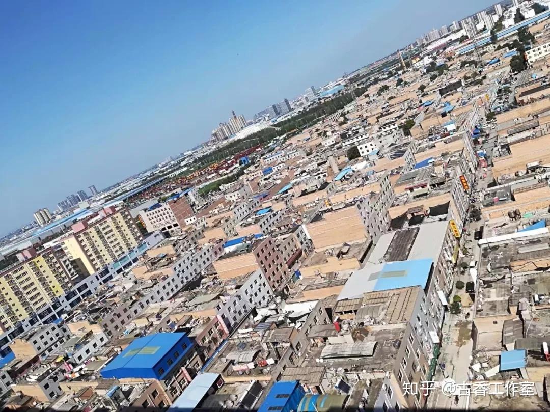 号称泾渭新城最大的小香港杨官寨村