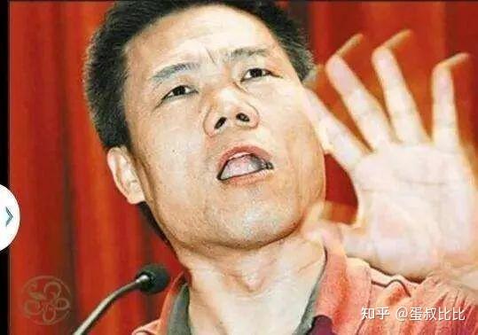 司马南在日本穿和服,喝茅台,没想到你是这样的网红专家