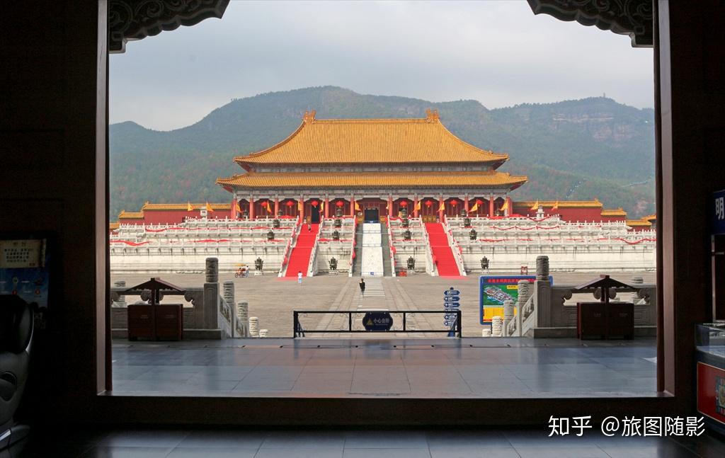 明清宫苑是横店影视城内最经典的景区之一,这座集影视拍摄和旅游观光
