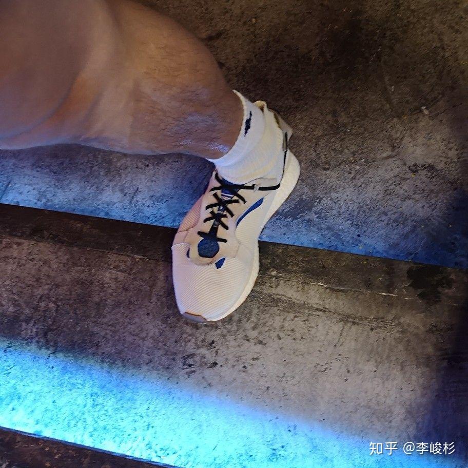 跑步机上每晚跑十公里,一个月能瘦十斤吗?