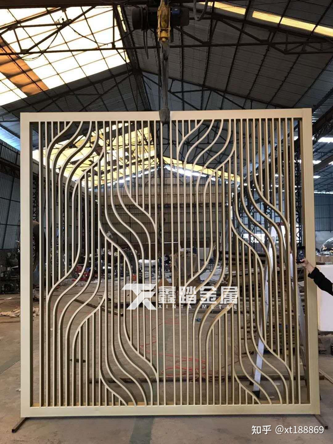 景墙精品金属格栅 不锈钢山峦格栅 工厂实拍款式图片 - 知乎