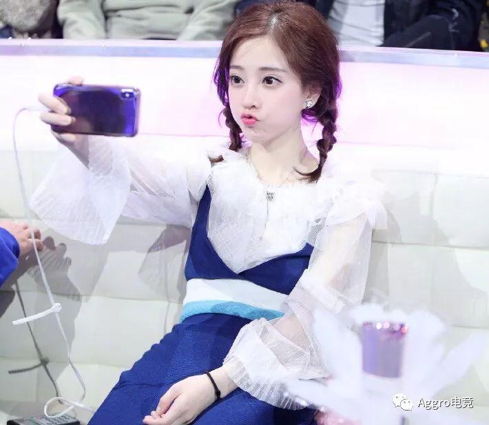 斗鱼阿冷成唯一硬刚公会的女主播一姐位置怕是坐不住了
