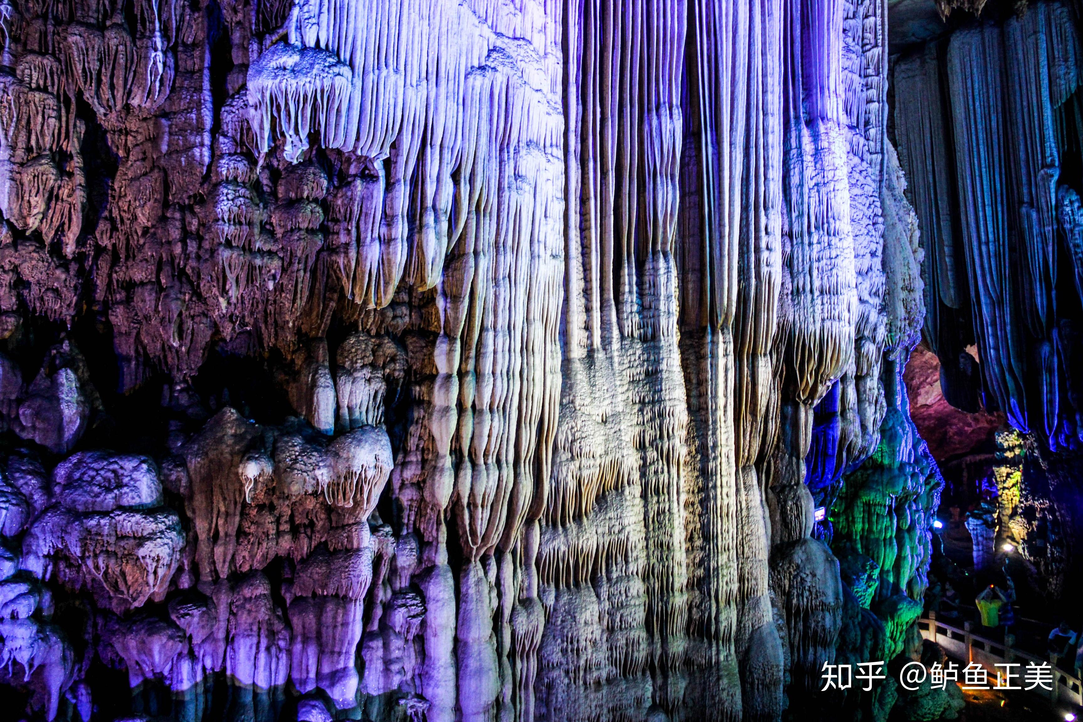 【携程攻略】桂林银子岩景点,第一次见到这么美的岩石，溶洞里七彩梦幻！走得累，但累中有乐，游后…