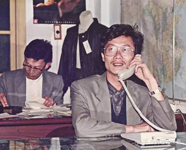 李英光也是三友托运站的财务人员,负责出纳,管理日记账.