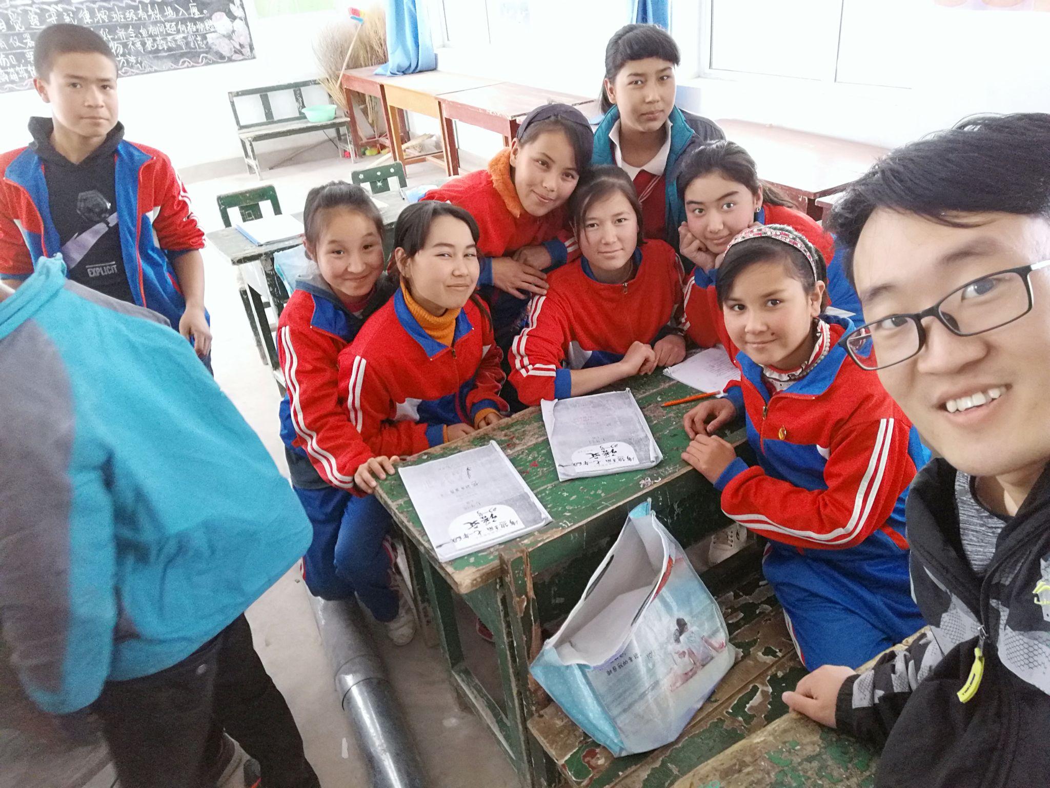 女孩子去新疆洛浦县当特岗老师如何?