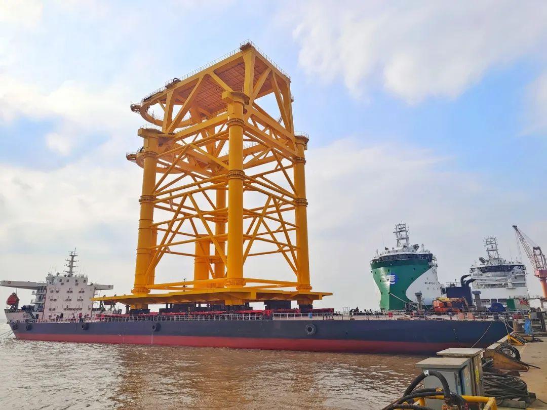 "变形金刚"助力海上打桩作业