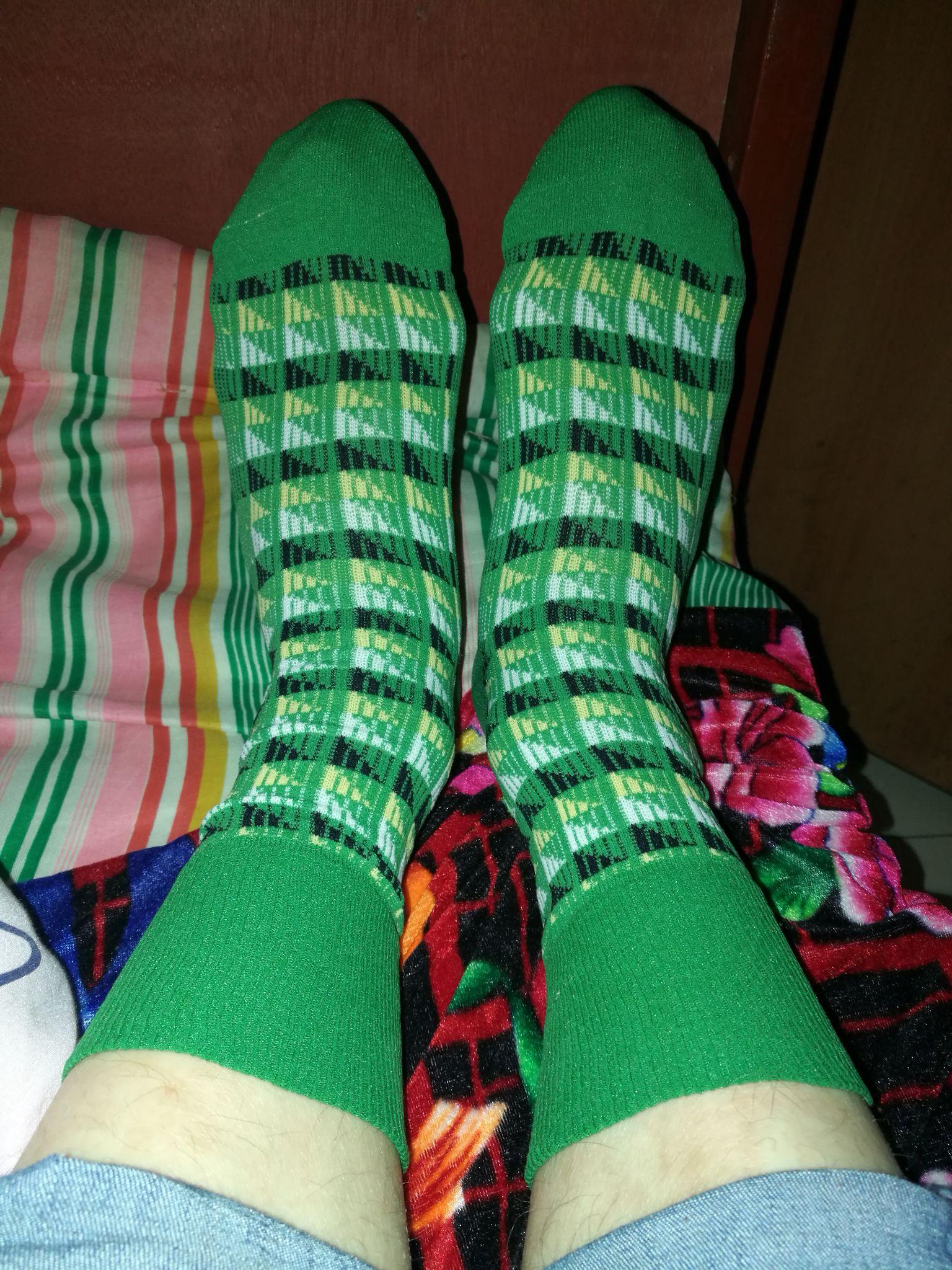 小时候见过穿过的袜子如今又穿上了