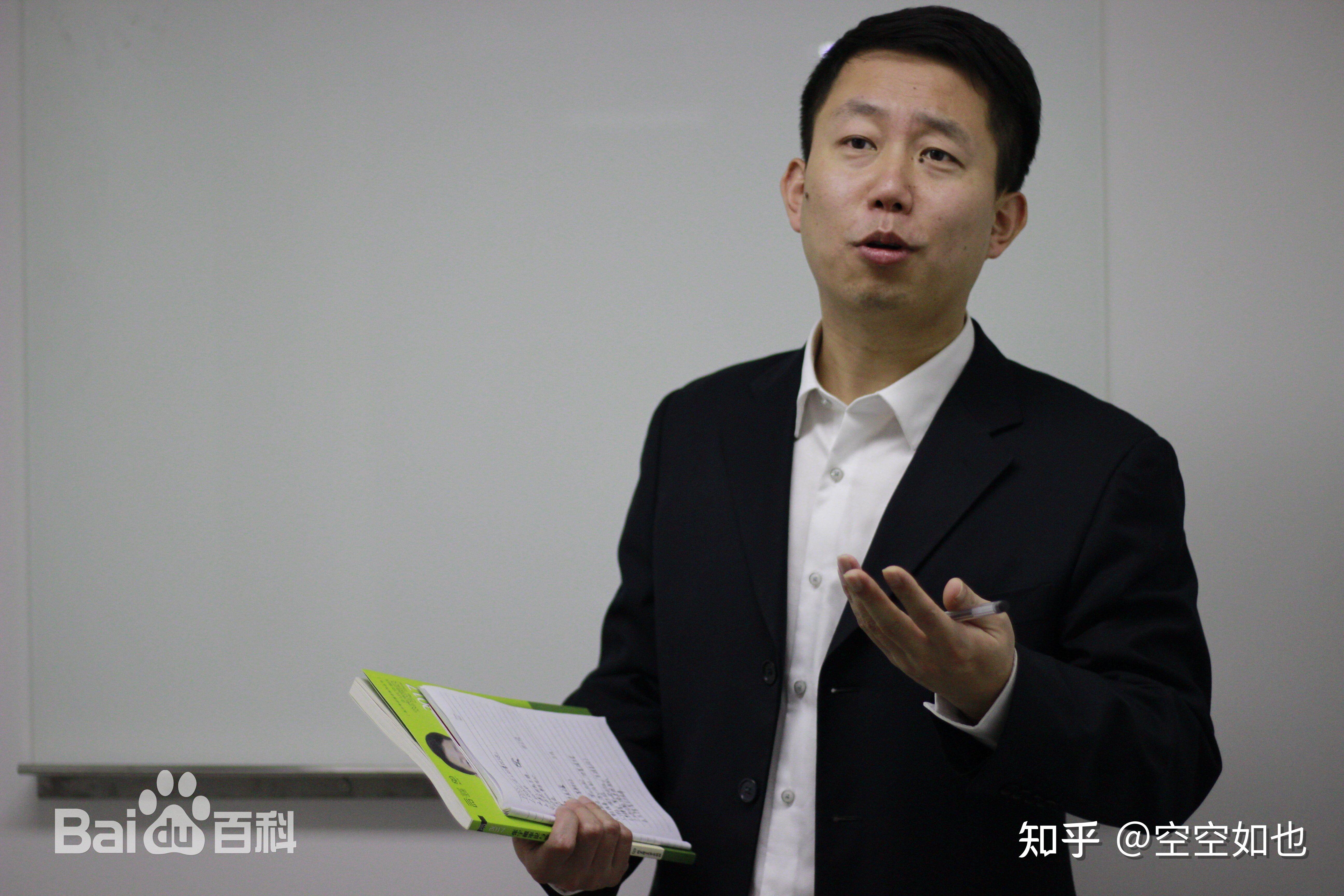 具体的话应该说应该看哪些网课,高数的三大巨头就是武忠祥老师,张宇