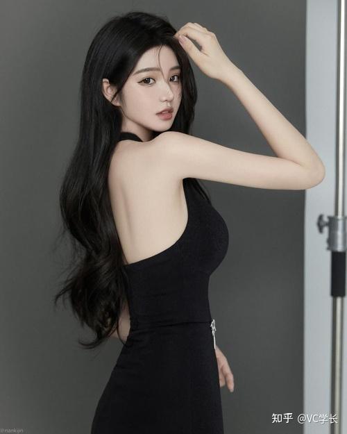 白皙水嫩的牛奶肌美女肤如凝脂白皙透亮