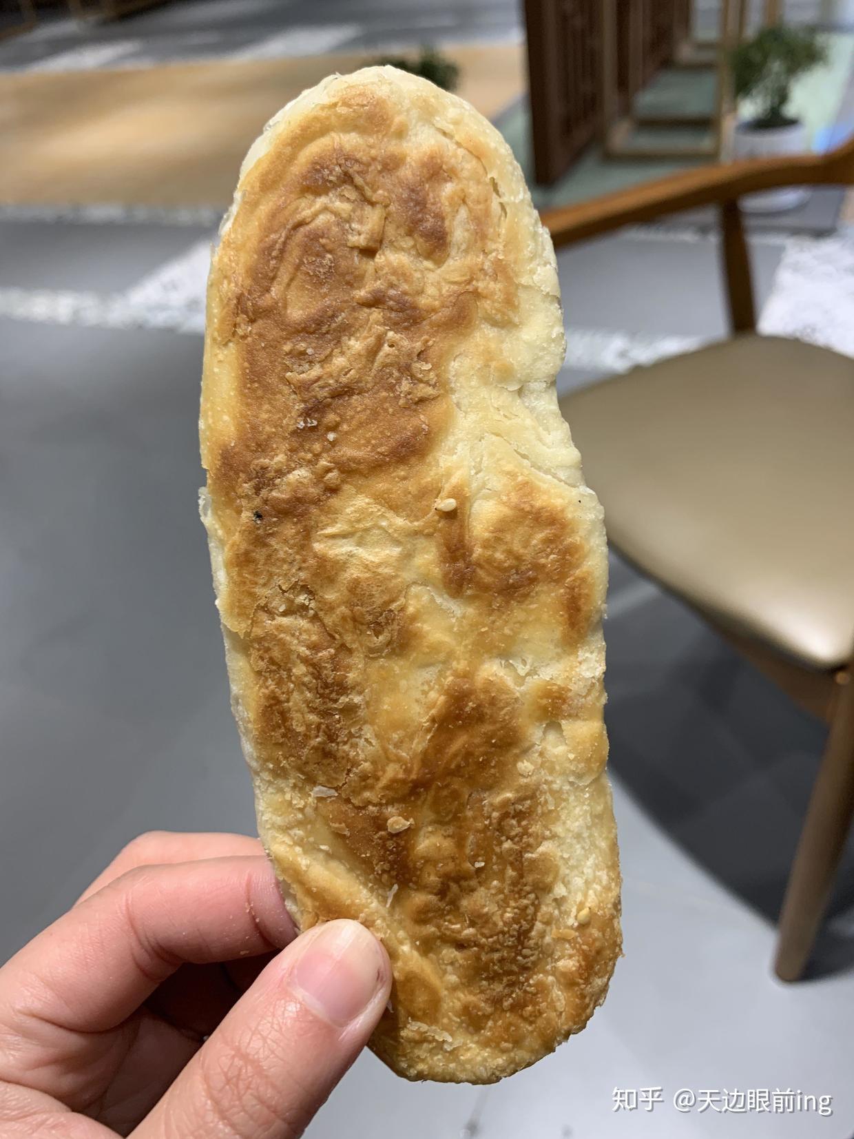 袜底酥跟退思饼是同里的名产,我们意外在这间「桂花糖炒栗子」购买袜