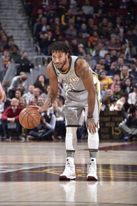 肯定脏辫罗斯啊,看起来又男人又温柔 心目中第二 不觉得卢指导长的很