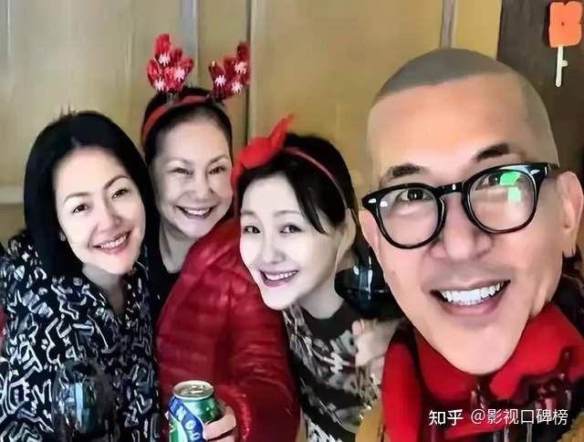 S妈凌晨发文“撑不下去”,揭露自己两难境地,网友担心她想不开 - 知乎