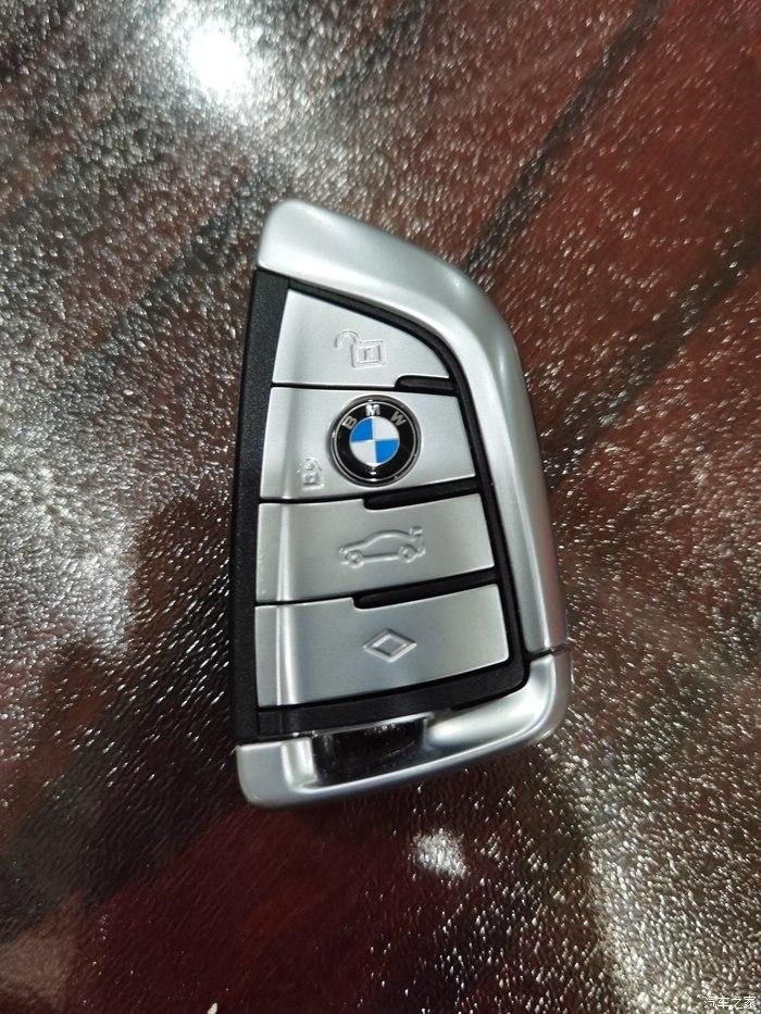 福建2020款宝马540i提车换胎车衣作业