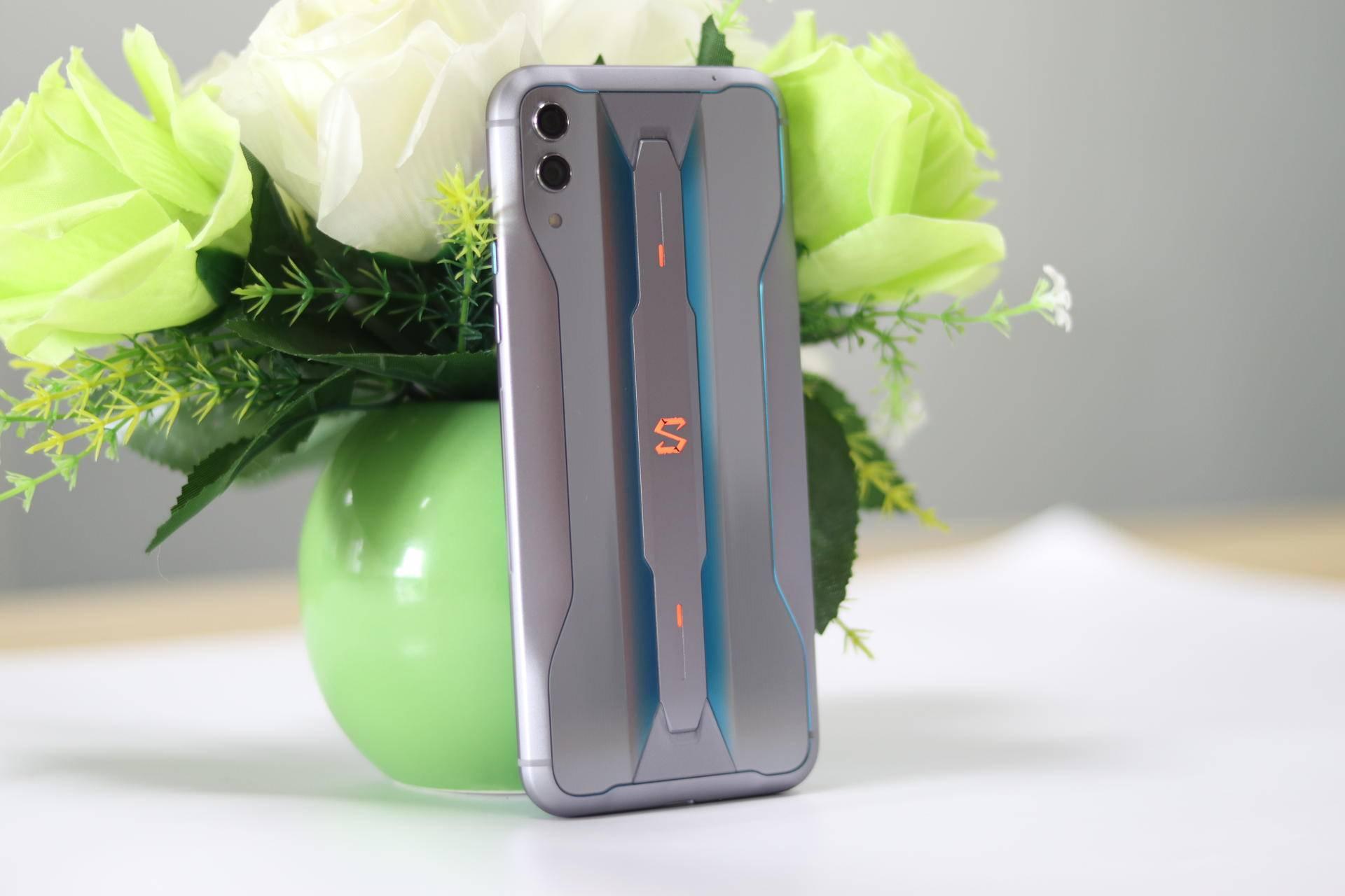 标配12gb内存ufs30黑鲨游戏手机2pro上手测评rog2压力很大