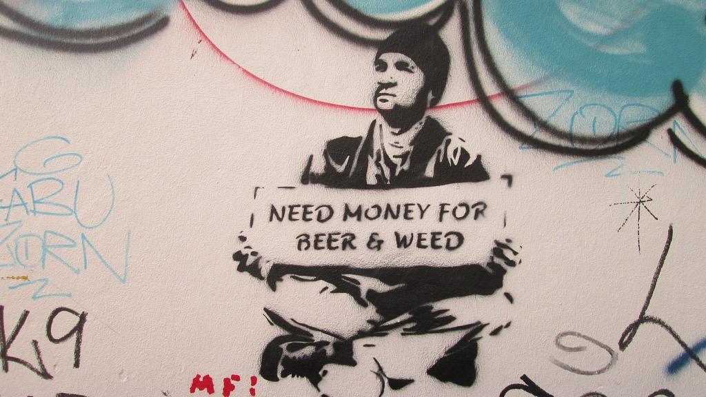 for beer and weed"要饭也要的牛气以及生活随意的嬉皮士柏林多的是