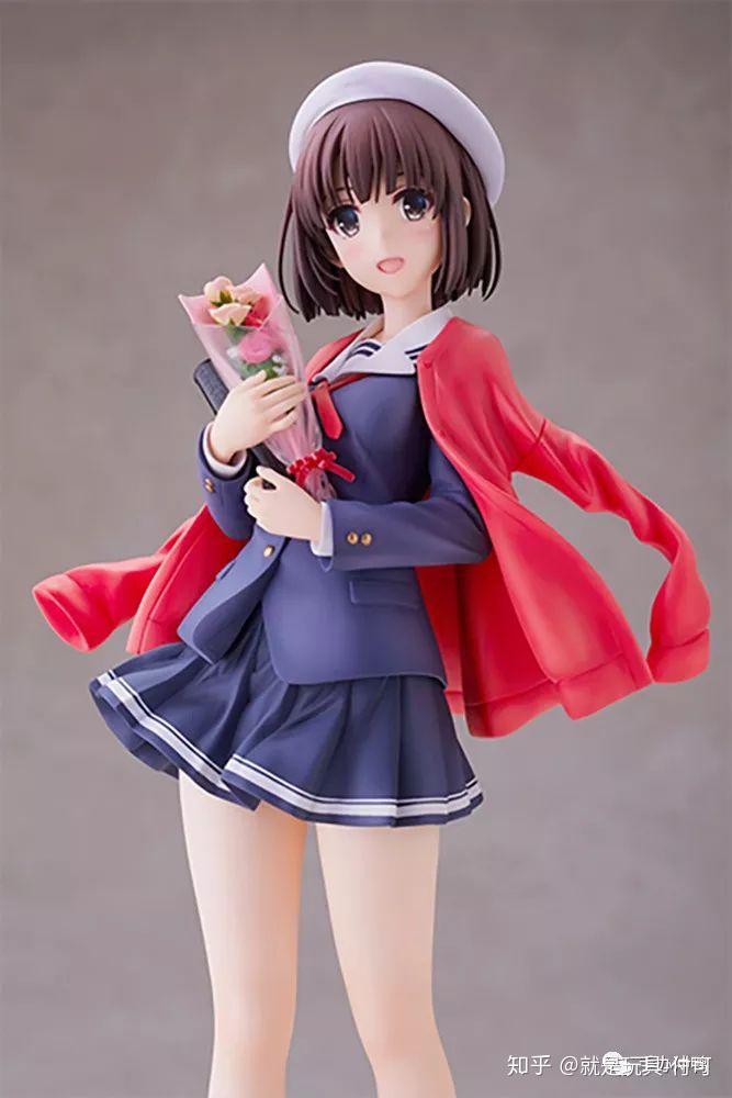 这款手办中,身穿jk水手服的惠身材修长表情羞涩,手中一捧毕业花束既