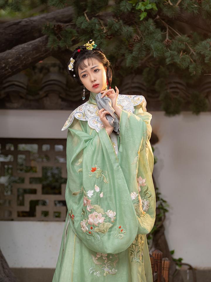 黛玉明制汉服女立领斜襟衫云肩飘带原创重工刺绣春秋红 淘宝 78.00