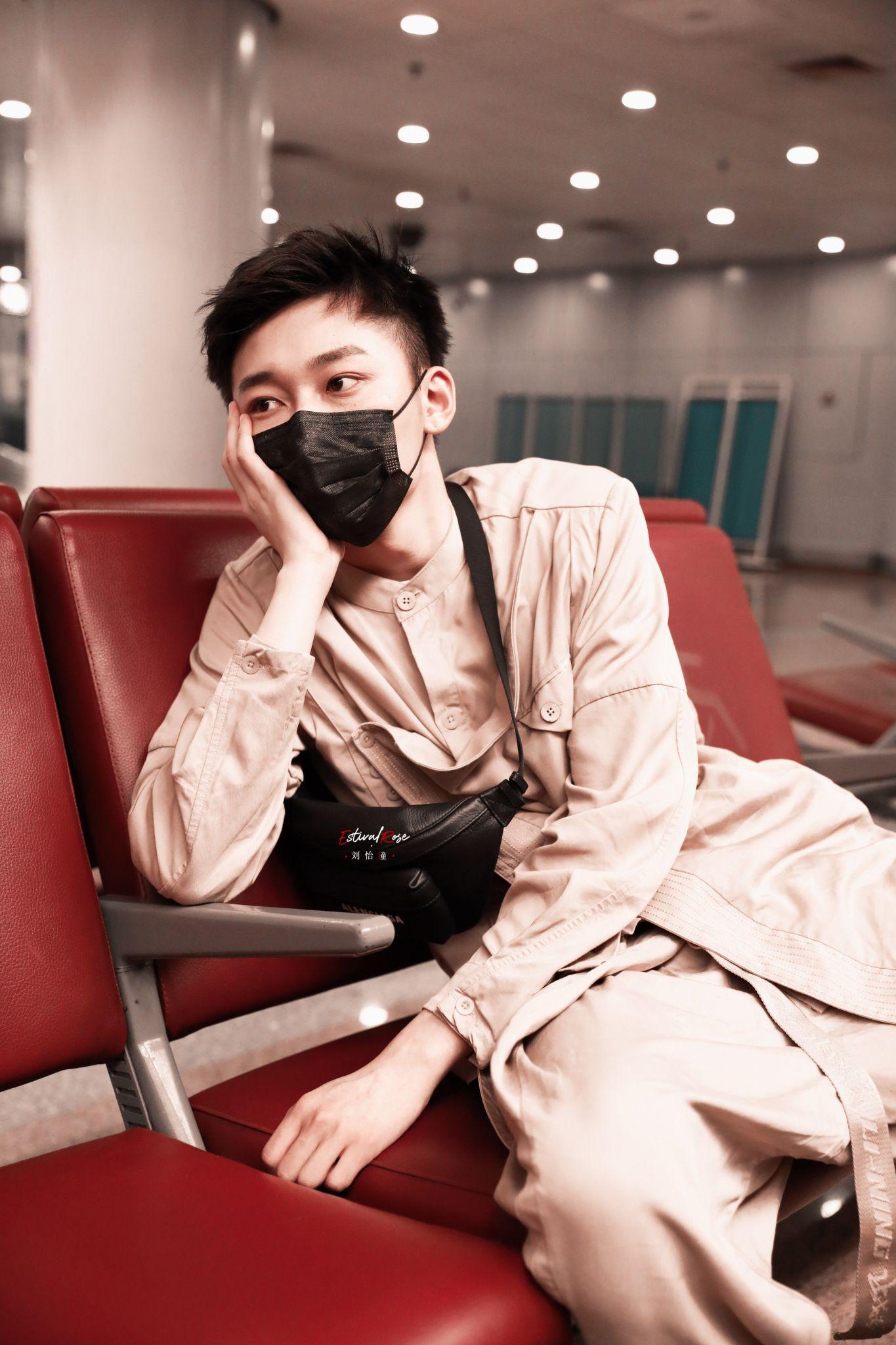 有没有刘怡潼很好看的图片