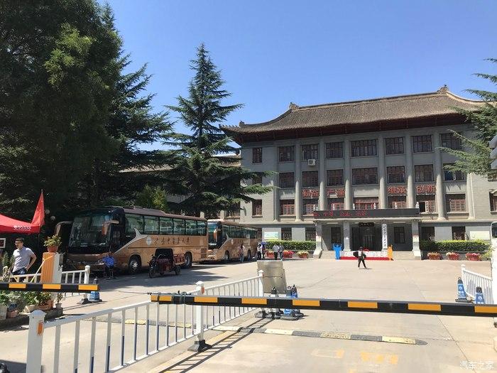 庆祝欧蓝德光荣拿下14000里程回母校看看