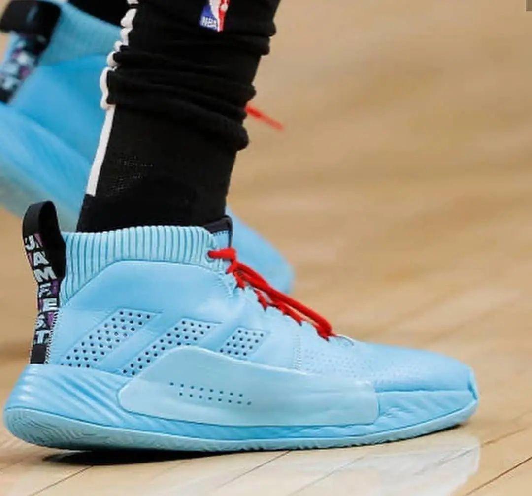 利拉德7曝光这鞋型确实有点像椰子