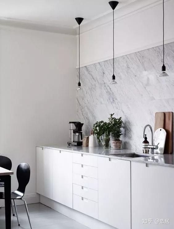 厨房瓷砖颜色搭配高级 v2-4eb6a5a514f2d6917c66855ee0ff82ff_r.jpg