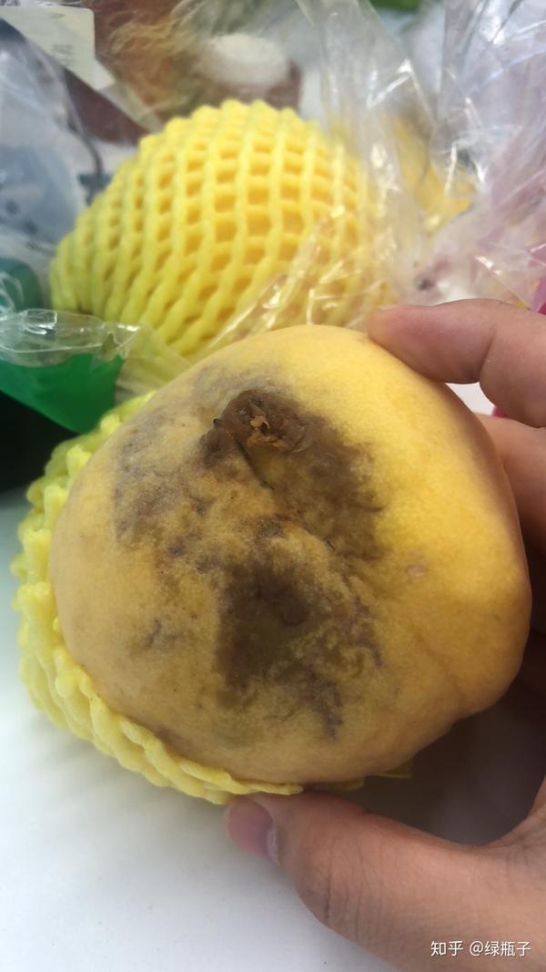 乌龙过程:高高兴兴下单啦—收到瓜烂桃烂的水果—客服反馈后4点补发