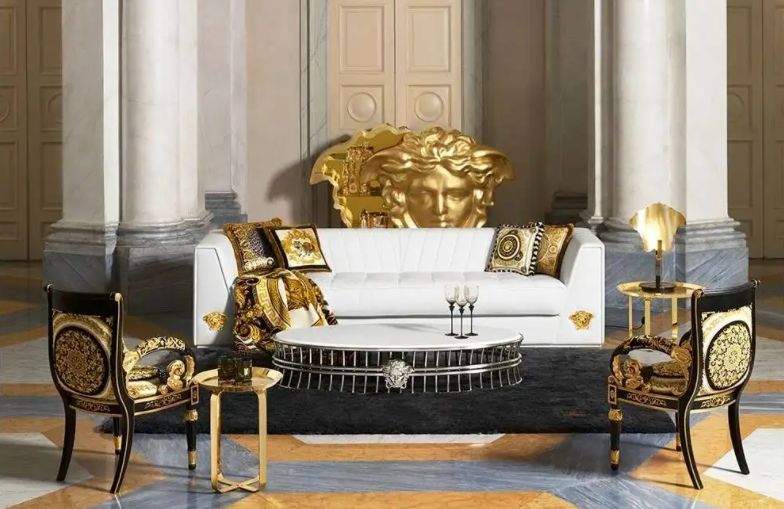 这款沙发有着versace美杜莎经典标志,代表着极致的吸引力