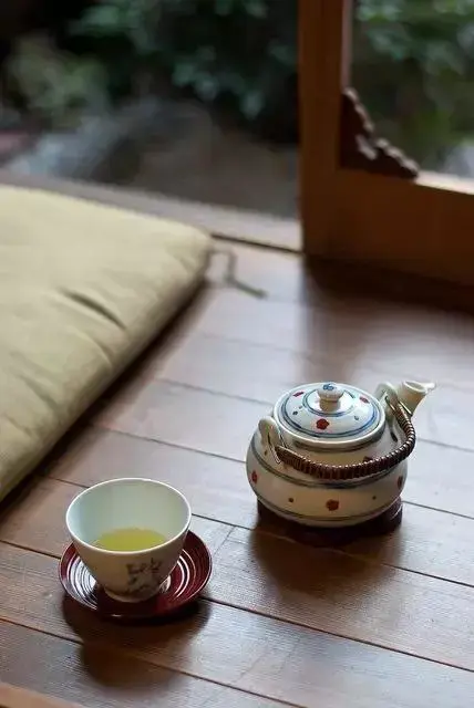 大口喝茶和細細品茶有什麼區別