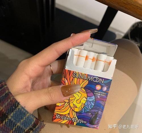 铁塔猫香烟日月图片