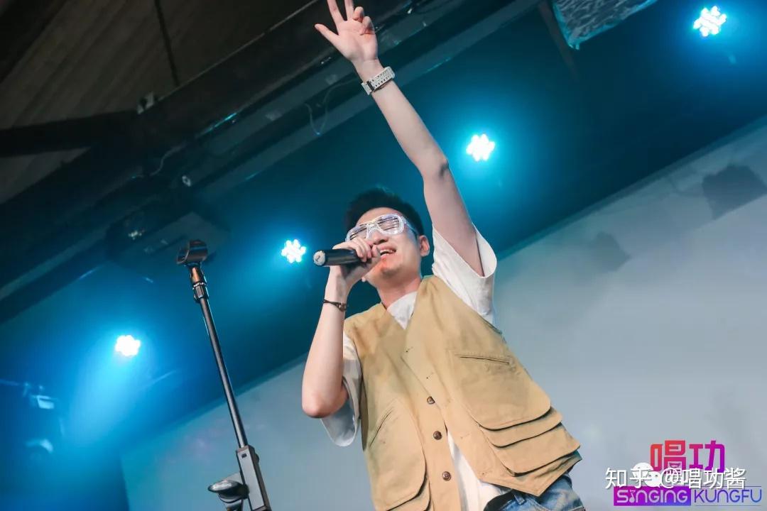 唱功大学专访唱功大学助教greman赵铁柱鲜活的歌唱梦想超励志的音乐