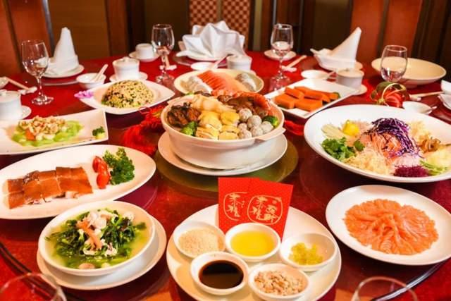 看过这座红红火火的年味小城我决定留在广东就地过年