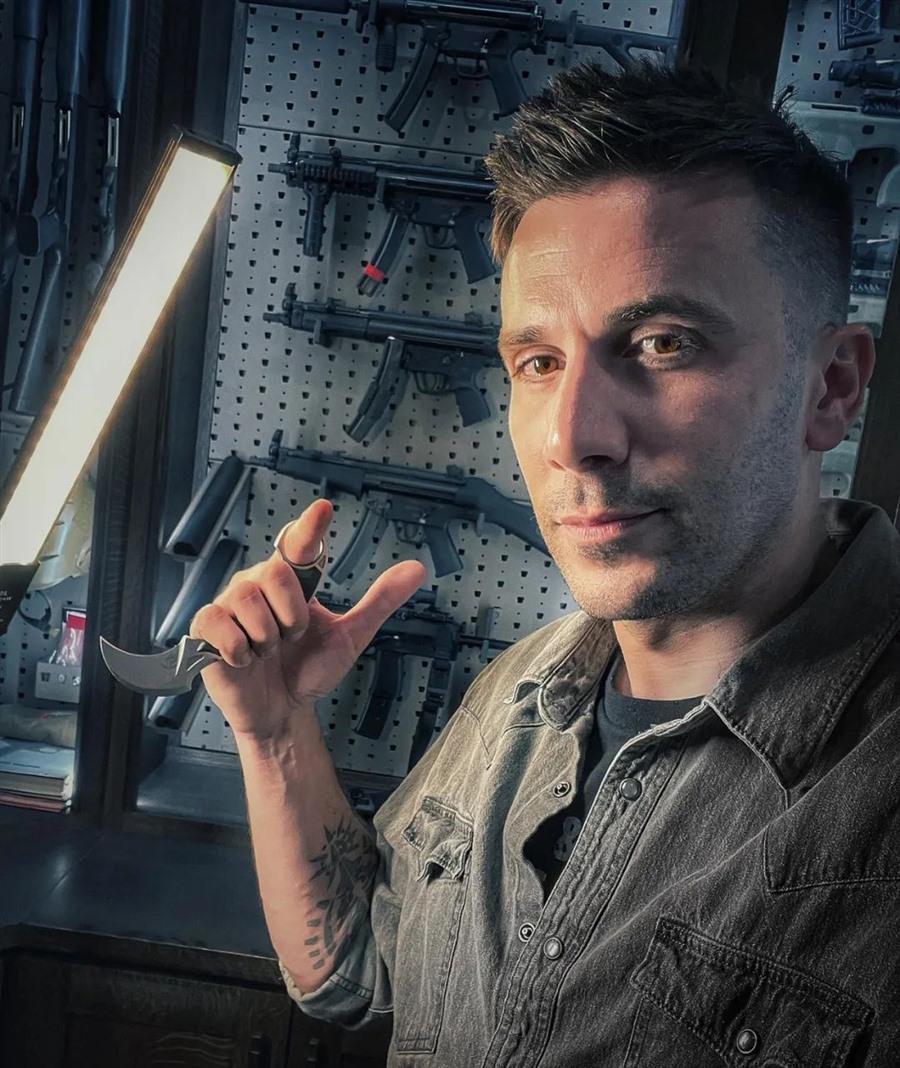 bastien coves巴斯蒂内利和波兰移民美国的塞巴斯蒂安一样巴斯蒂内利