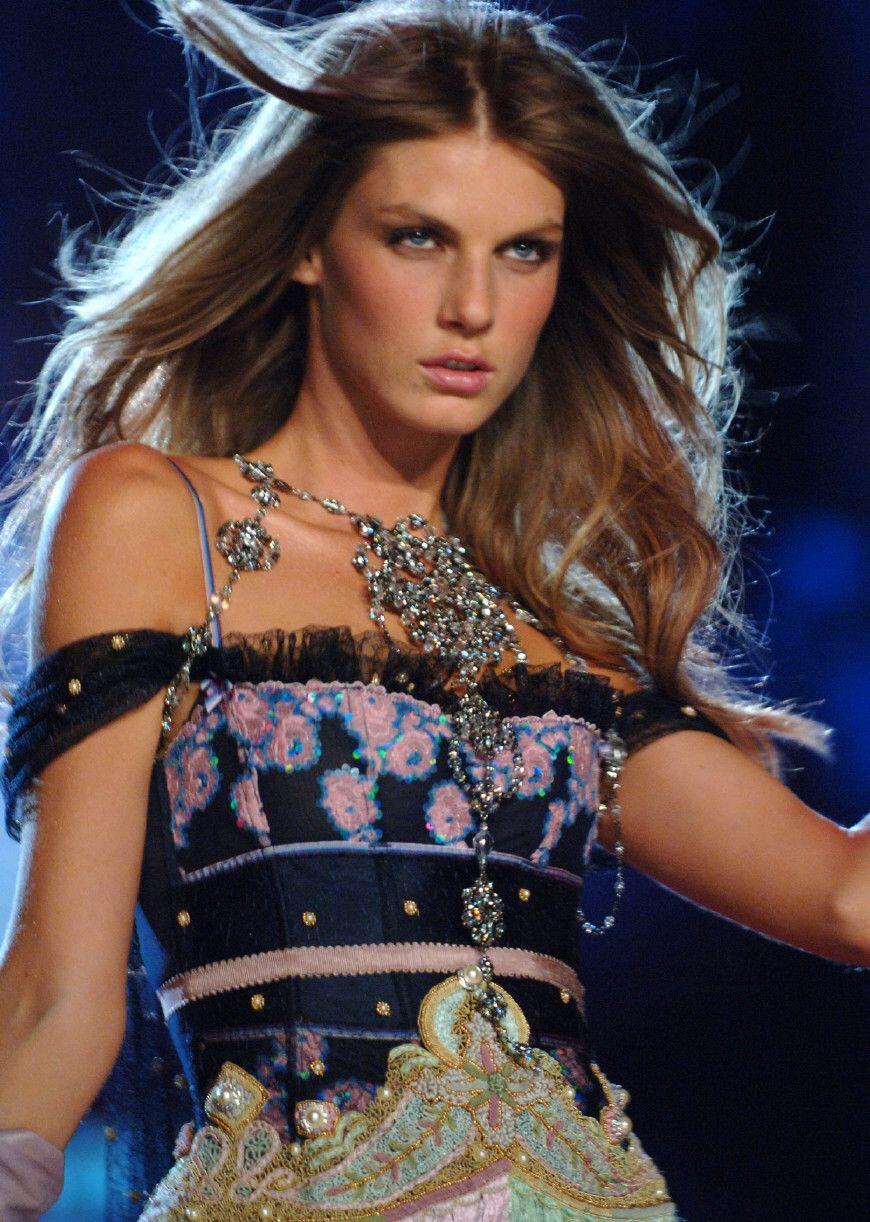 银本康——经典永远是经典维密是最不可错过的永恒经典