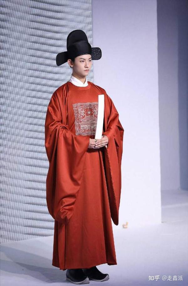 朝服为何不能穿反？不仅仅是礼仪的问题，还有其他原因 - 知乎