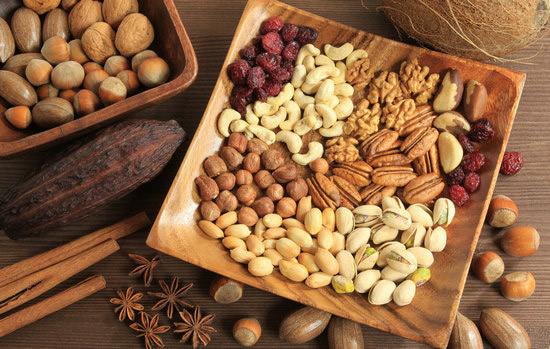 坚果有什么功效呢 v2-50c8a20e52149e87b721fe4a56f67cc0_1440w.jpg?source=172ae18b