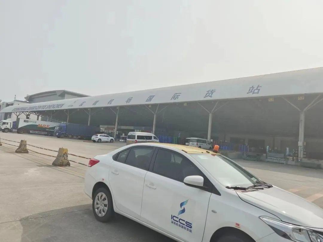 永利八达通跨境电商带电货物深圳首飞圆满成功!