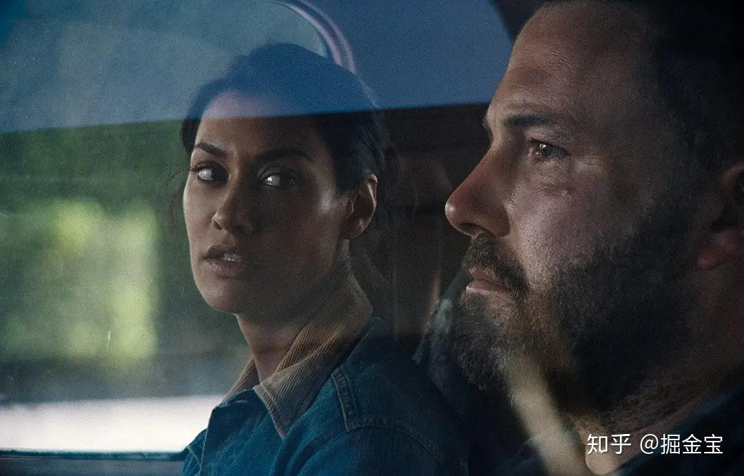 电影《回归之路》讲述不能接受儿子意外死去的父亲,在抛弃家庭,抛弃