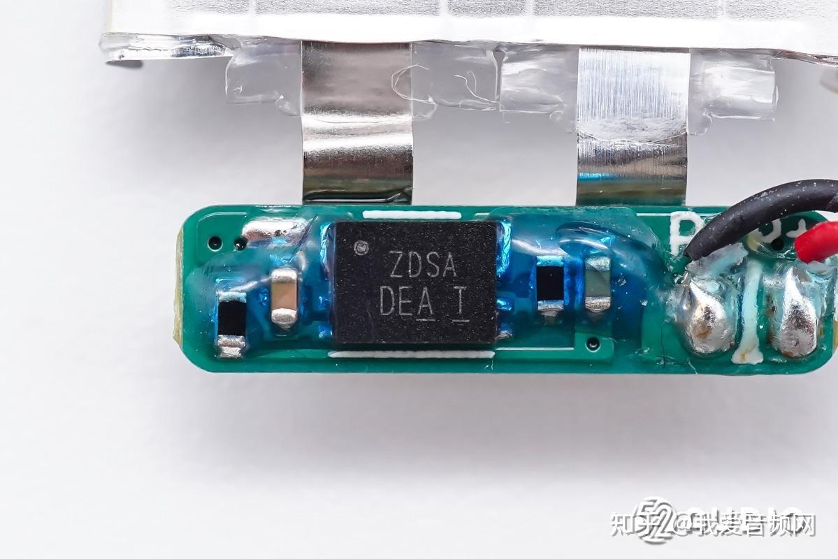 小米手环7拆解,升级192×490分辨率,观感细腻流畅,新增息屏显示  第40张 小米手环7拆解,升级192×490分辨率,观感细腻流畅,新增息屏显示  第40张