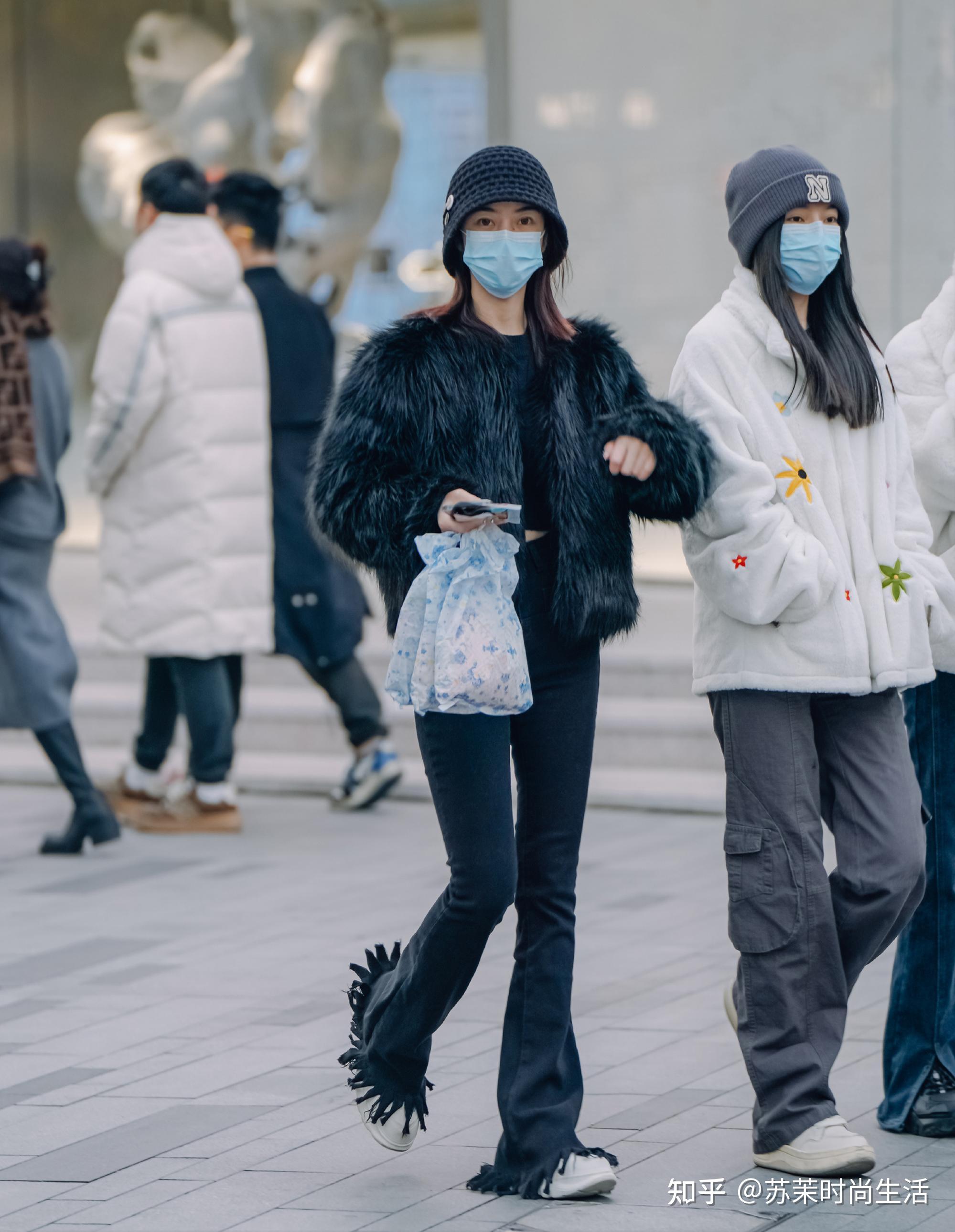 春节女大学生回家