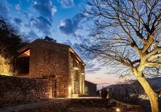 他爆改温州老渔村奇迹般的将110栋石头老房改造成了神仙般的居住地