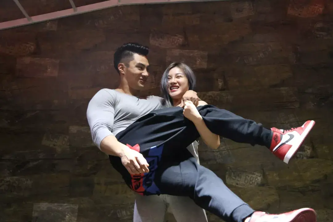 专访世锦赛ifbb健体世界杯双冠军康比特推广大使刘孟易90后健身练的