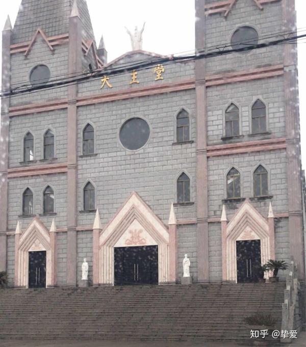 请问这是南通的哪一个天主堂,门口可以停车,在哪一个路,哪个区?