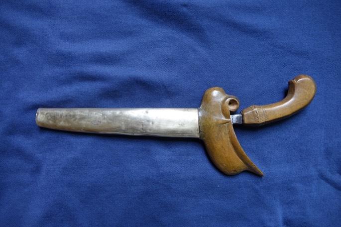 2人赞同了该文章 印尼的siraui刀 这种刀,除了在印度尼西亚的苏门答腊