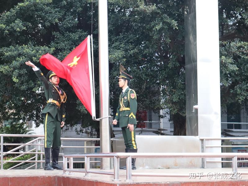 四川省达川中学举行让绿色拥抱大地 让火灾远离森林主题升旗仪式 - 知