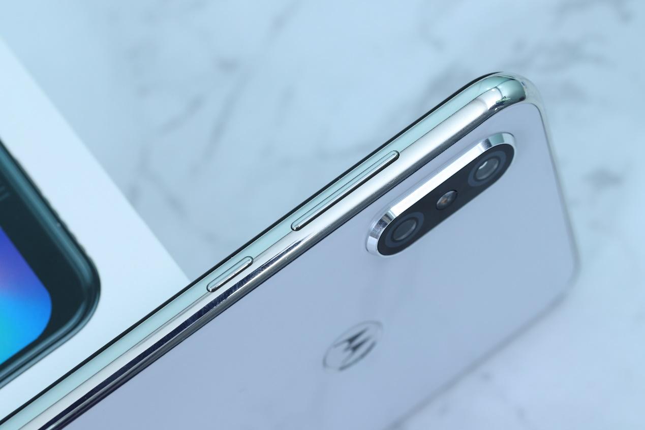 细节处见机心motorolap30时尚潮流温润如玉