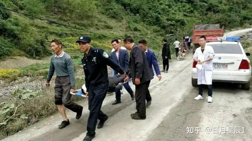 沐川县民警李强因感情和债务纠纷先后在两现场杀人作案后高坠而亡
