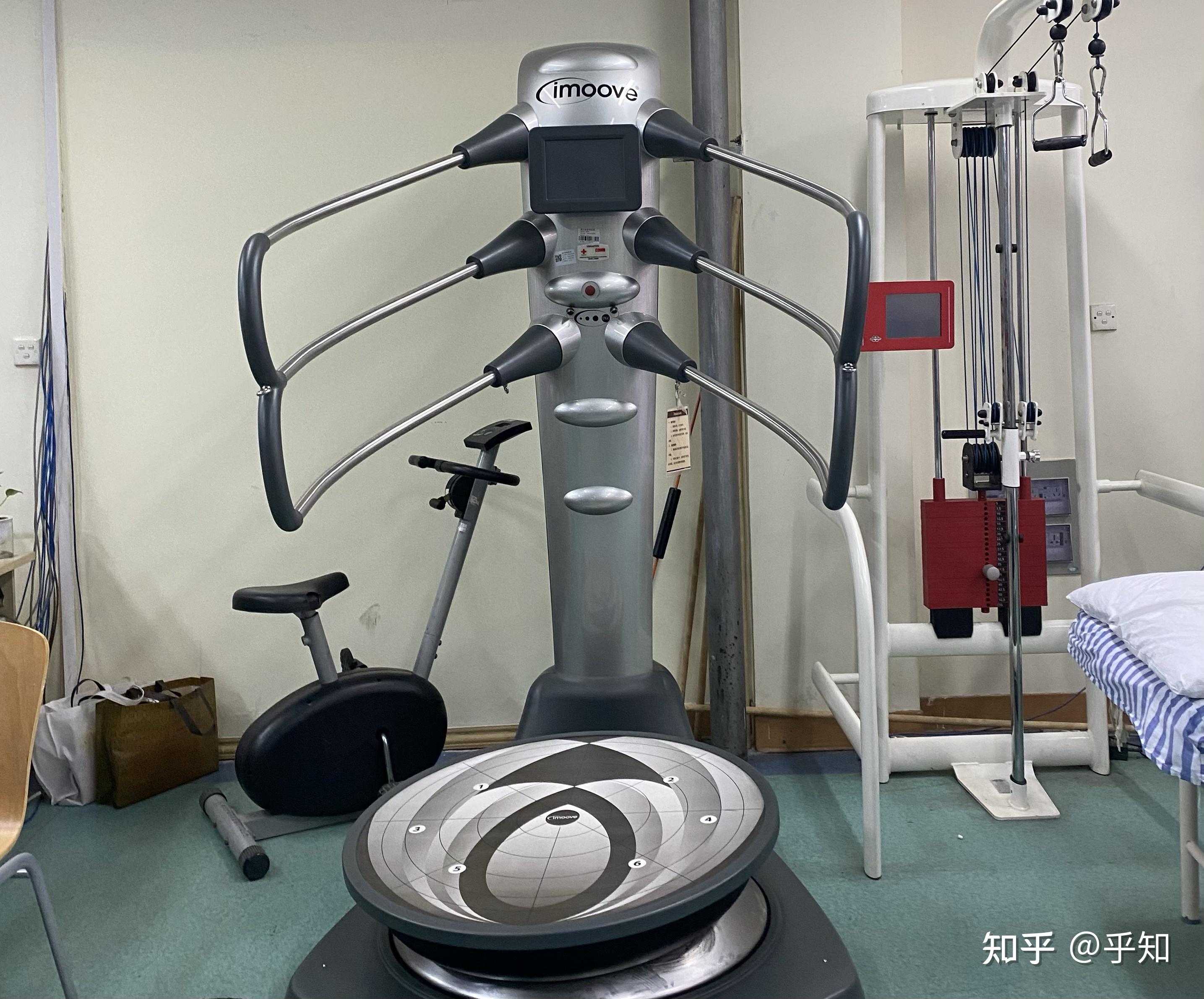 因为通过多功能肢体康复仪治疗,可以改善局部肌肉的血液循环及微循环