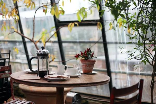 『日本趣闻』日本街头的「喫茶店」和「カフェ」有区别吗？(图11)
